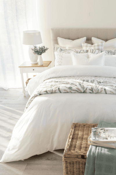 JASLEEN  WHITE DUVET COVER SET JASLEEN  WHITE DUVET COVER SET